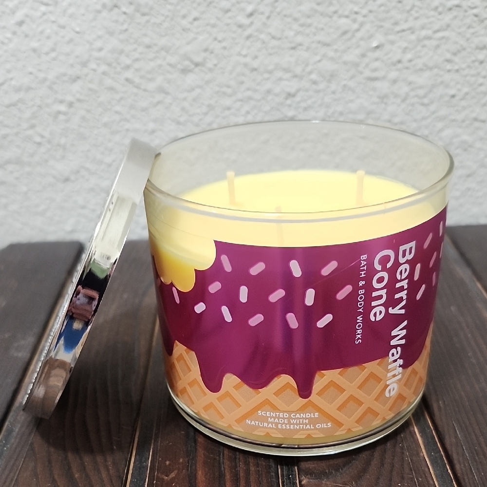 Bath & Body Works Berry Waffle Cone Candle - Purple and Gold - Picture 3 of 3